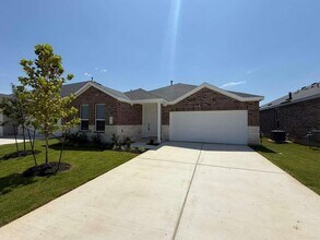 228 Rodney Boat Rd in Kyle, TX - Foto de edificio - Building Photo