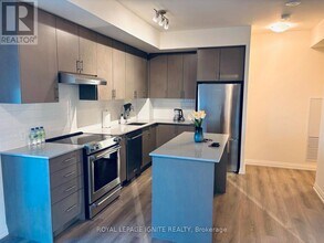 8960 Jane St in Vaughan, ON - Building Photo - Building Photo