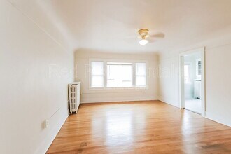 1319 S 6th Ave in Tacoma, WA - Foto de edificio - Building Photo