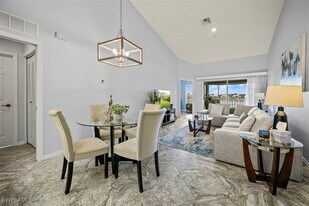 28068 Cavendish Ct in Bonita Springs, FL - Building Photo