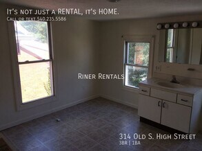 314 Old S High St in Harrisonburg, VA - Building Photo - Building Photo