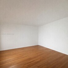 7921 West Dr in North Bay Village, FL - Building Photo - Building Photo