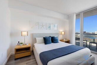 2602 E Hallandale Beach Blvd in Hallandale Beach, FL - Foto de edificio - Building Photo