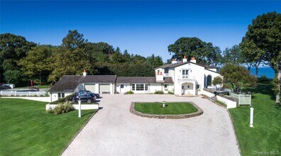 2840 Stars Rd in East Marion, NY - Building Photo - Building Photo