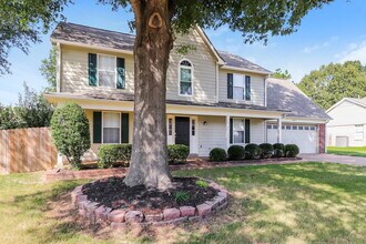 8038 Allbright Cove in Memphis, TN - Foto de edificio - Building Photo