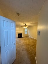 Room in House on Tara Bend in Hampton, GA - Building Photo - Building Photo