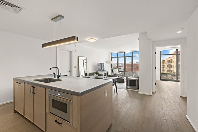 property at 1425 Hudson St