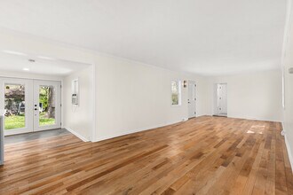 1010 S Osage Dr in McHenry, IL - Building Photo - Building Photo