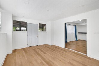 1024 E Crenshaw St, Unit H136 in Tampa, FL - Foto de edificio - Building Photo