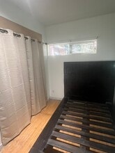 2330 Effie St in Los Angeles, CA - Building Photo - Building Photo