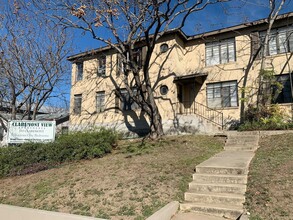 Claremont View in San Antonio, TX - Building Photo - Interior Photo