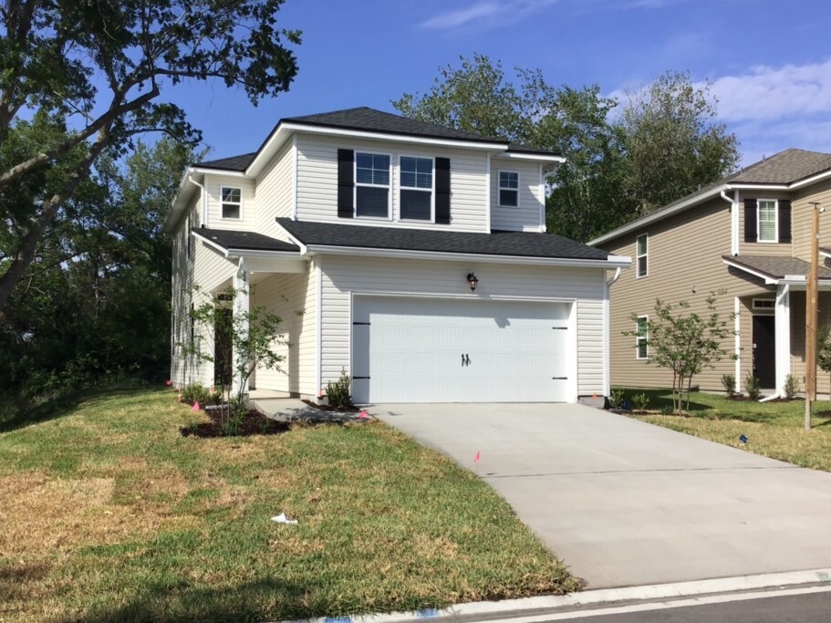 8475 Highfield Ave in Jacksonville, FL - Building Photo