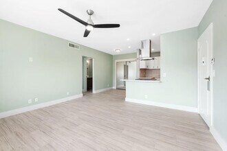 5700 NE 22nd Way in Fort Lauderdale, FL - Building Photo - Building Photo