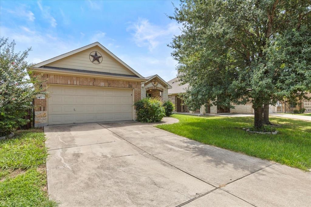 1001 Hyde Park Dr in Round Rock, TX - Foto de edificio