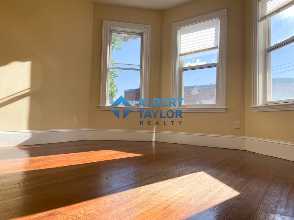 19 Parker Hill Ave, Unit 1 in Boston, MA - Foto de edificio