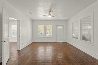 929 S Rosemont Ave in Dallas, TX - Building Photo - Building Photo