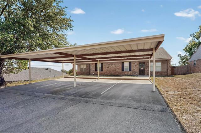 209 W Owens St in Weatherford, TX - Building Photo - Building Photo