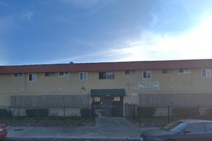 650 W Gardena Blvd Apartments