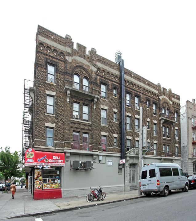 560 Lincoln Pl in Brooklyn, NY - Building Photo