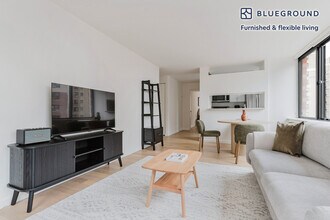 255 W 94th St in New York, NY - Building Photo - Building Photo