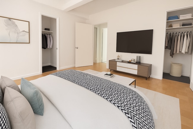 245 E 48th St, Unit 2A in New York, NY - Building Photo - Building Photo
