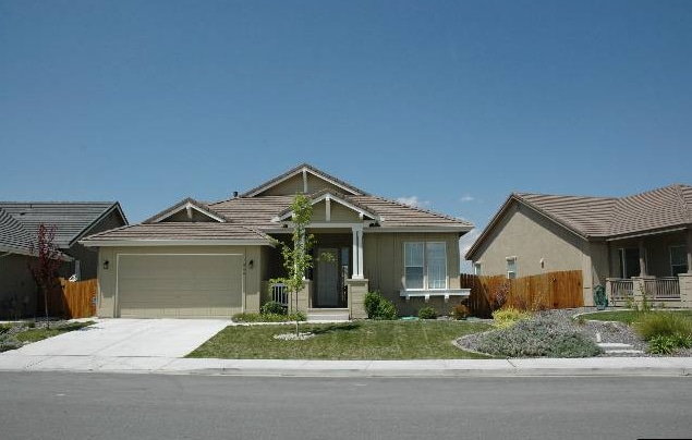 1048 Harbor Town Cir in Sparks, NV - Building Photo