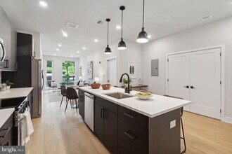 6910 Ridge Ave, Unit 220 in Philadelphia, PA - Building Photo - Building Photo