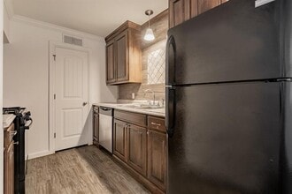 319 E Edwards St in Edmond, OK - Building Photo - Building Photo