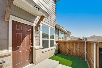 659 Wheatfield Dr in Venus, TX - Building Photo - Building Photo