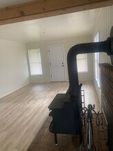 85004 Cloverdale Rd in Creswell, OR - Building Photo - Building Photo