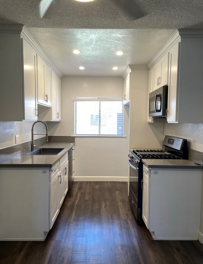 Fairmont in West Covina, CA - Building Photo - Building Photo