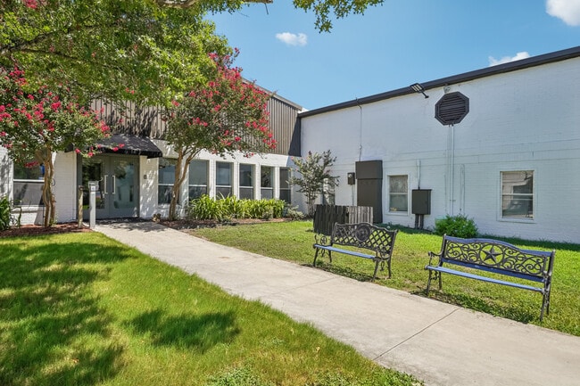 Silver Oaks Villas