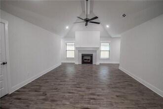 4205 SW Pawhuska St in Bentonville, AR - Building Photo - Building Photo