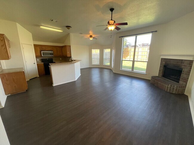4528 Wheatland Dr in Fort Worth, TX - Building Photo - Building Photo