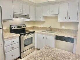 4325 Oak Terrace Dr in Greenacres, FL - Building Photo