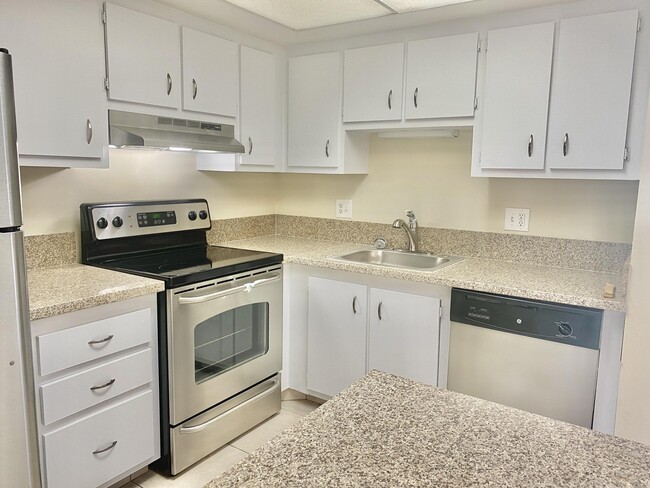 property at 4325 Oak Terrace Dr