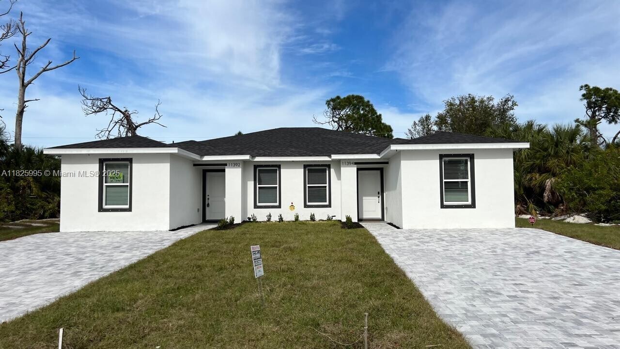 11394 Poplin Ave in Englewood, FL - Building Photo