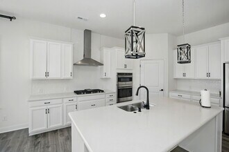 17113 Sand Bank Rd in Charlotte, NC - Foto de edificio - Building Photo