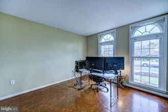 13432 Muirkirk Ln in Herndon, VA - Building Photo - Building Photo