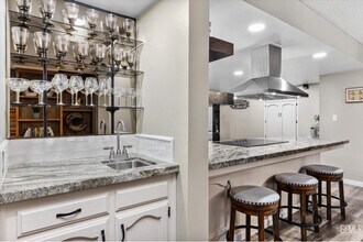 1503 Calle Hermosa in Bakersfield, CA - Building Photo - Building Photo