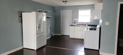 100 1/2 E Maggie St in Leesville, LA - Building Photo - Building Photo