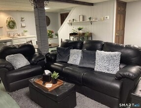 65 Hard Hill Rd in Woodbury, CT - Foto de edificio - Building Photo