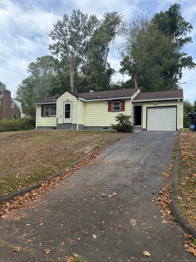 property at 28 Entrance Rd