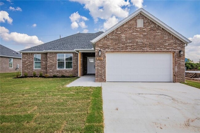 300 White Oak St in Gentry, AR - Building Photo - Building Photo