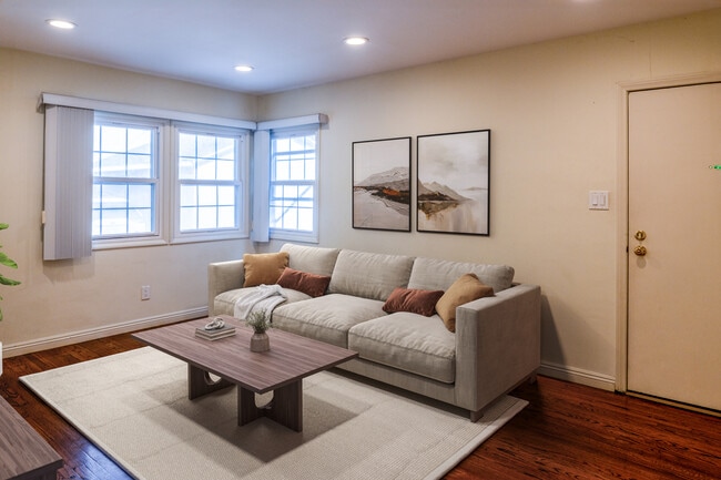 8746 Reading Ave, Unit 8746