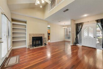 209 Cimarron Trail in Irving, TX - Building Photo - Building Photo