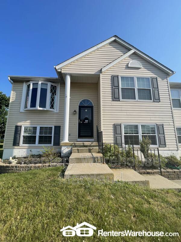 9 Snug Lagoon Ct in Middle River, MD - Building Photo - Building Photo