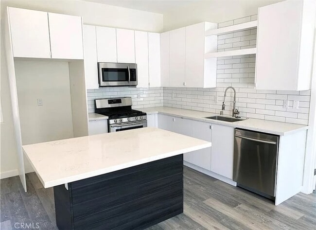 17217 Kittridge St in Los Angeles, CA - Building Photo - Building Photo