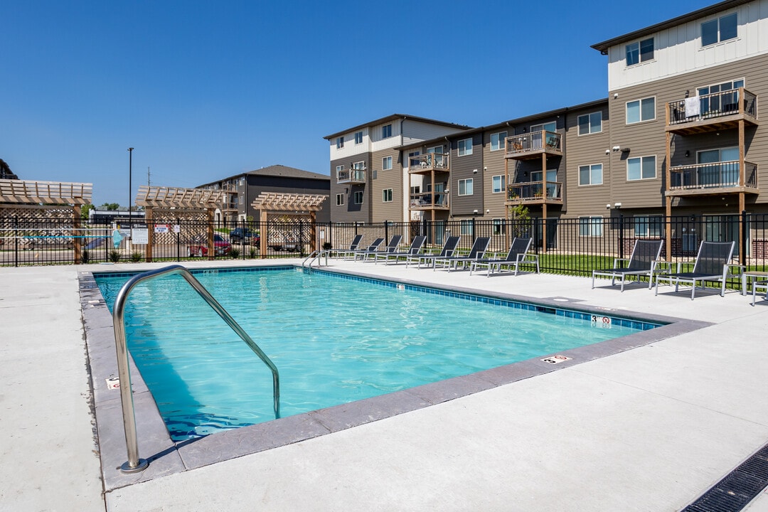 The Overture on Cliff in Sioux Falls, SD - Building Photo