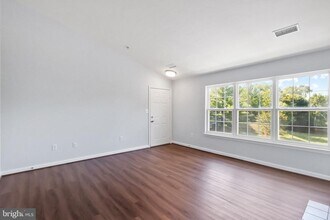 513 Constellation Square SE in Leesburg, VA - Building Photo - Building Photo
